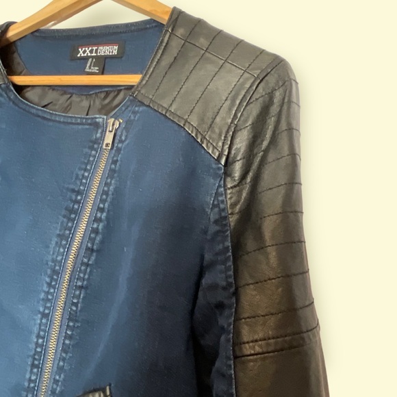XXI Premium Denim Jacket with Black Faux Leather Sleeves/Details- Size L Juniors - Picture 8 of 8